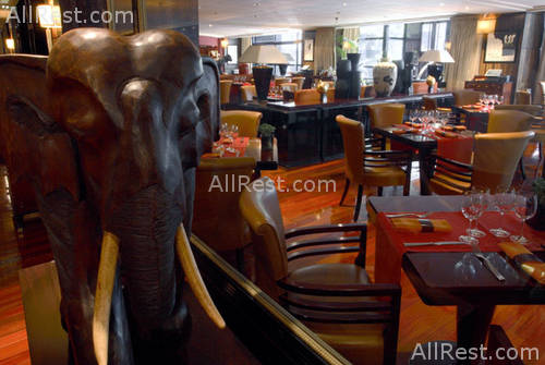 Hotel Le Meridien Etoile 8